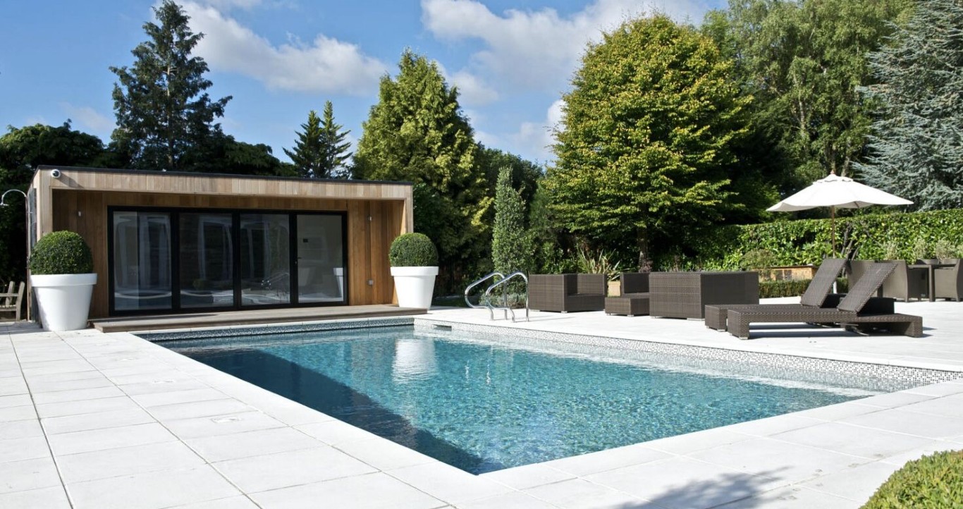 Pool tile cleaning and calcium scale removal for luxury pools in Princeton, TX